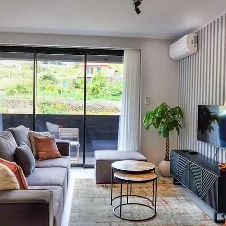 New 3 Bedroom Luxury Family - Airco, King Size Beds, Fully Equipped Kitchen, Balcony, Washingmachine, 2 Bathrooms, Free Parking, Fast Internet, 142m2 Appartement