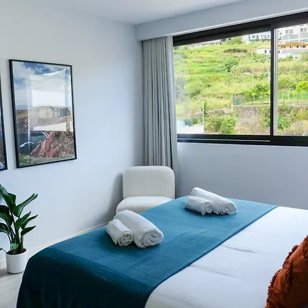 New 3 Bedroom Luxury Family - Airco, King Size Beds, Fully Equipped Kitchen, Balcony, Washingmachine, 2 Bathrooms, Free Parking, Fast Internet, 142m2