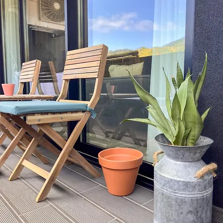 New 3 Bedroom Luxury Family - Airco, King Size Beds, Fully Equipped Kitchen, Balcony, Washingmachine, 2 Bathrooms, Free Parking, Fast Internet, 142m2 Machico (Madeira)