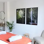 New 3 Bedroom Luxury Family - Airco, King Size Beds, Fully Equipped Kitchen, Balcony, Washingmachine, 2 Bathrooms, Free Parking, Fast Internet, 142m2