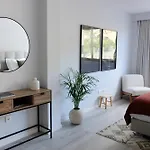 New 3 Bedroom Luxury Family - Airco, King Size Beds, Fully Equipped Kitchen, Balcony, Washingmachine, 2 Bathrooms, Free Parking, Fast Internet, 142m2 Daire *