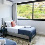 New 3 Bedroom Luxury Family - Airco, King Size Beds, Fully Equipped Kitchen, Balcony, Washingmachine, 2 Bathrooms, Free Parking, Fast Internet, 142m2 *