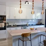 Daire New 3 Bedroom Luxury Family - Airco, King Size Beds, Fully Equipped Kitchen, Balcony, Washingmachine, 2 Bathrooms, Free Parking, Fast Internet, 142m2 Machico (Madeira)