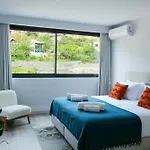 New 3 Bedroom Luxury Family - Airco, King Size Beds, Fully Equipped Kitchen, Balcony, Washingmachine, 2 Bathrooms, Free Parking, Fast Internet, 142m2 Daire
