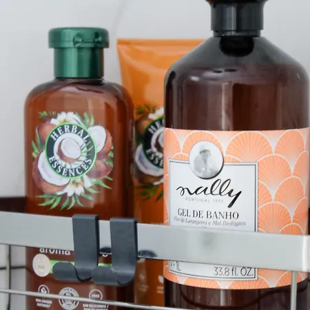 New 3 Bedroom Luxury Family - Airco, King Size Beds, Fully Equipped Kitchen, Balcony, Washingmachine, 2 Bathrooms, Free Parking, Fast Internet, 142m2 Machico (Madeira)