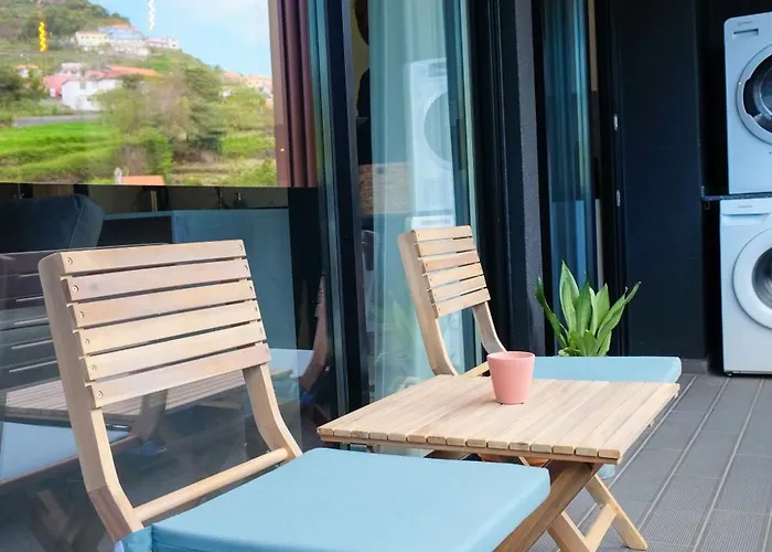 Apartamento New 3 Bedroom Luxury Family - Airco, King Size Beds, Fully Equipped Kitchen, Balcony, Washingmachine, 2 Bathrooms, Free Parking, Fast Internet, 142m2 *