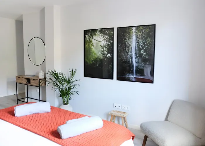 New 3 Bedroom Luxury Family - Airco, King Size Beds, Fully Equipped Kitchen, Balcony, Washingmachine, 2 Bathrooms, Free Parking, Fast Internet, 142m2