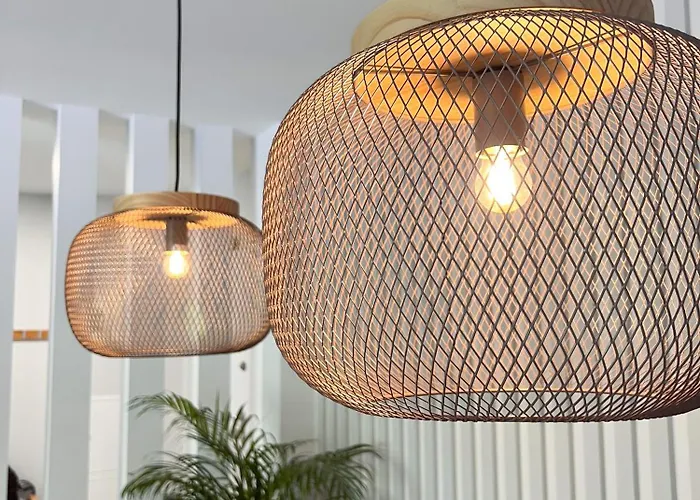 公寓 New 3 Bedroom Luxury Family - Airco, King Size Beds, Fully Equipped Kitchen, Balcony, Washingmachine, 2 Bathrooms, Free Parking, Fast Internet, 142m2