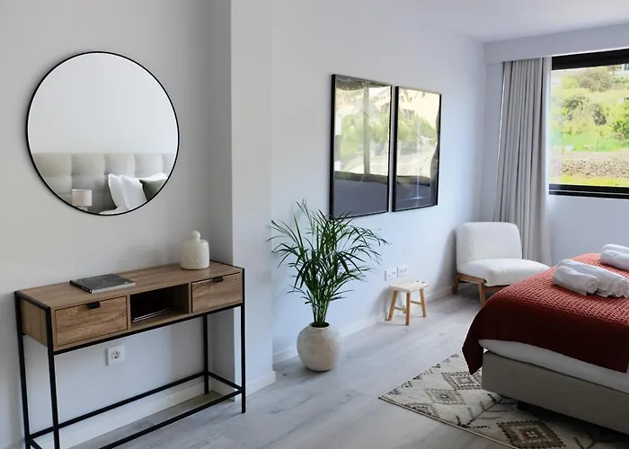 New 3 Bedroom Luxury Family - Airco, King Size Beds, Fully Equipped Kitchen, Balcony, Washingmachine, 2 Bathrooms, Free Parking, Fast Internet, 142m2 公寓 *