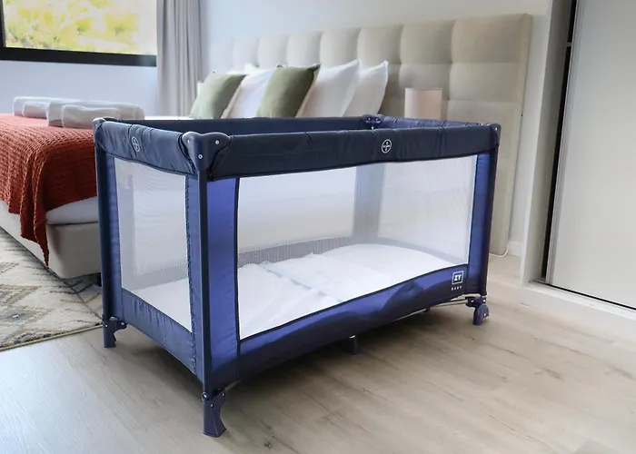 New 3 Bedroom Luxury Family - Airco, King Size Beds, Fully Equipped Kitchen, Balcony, Washingmachine, 2 Bathrooms, Free Parking, Fast Internet, 142m2 马希库