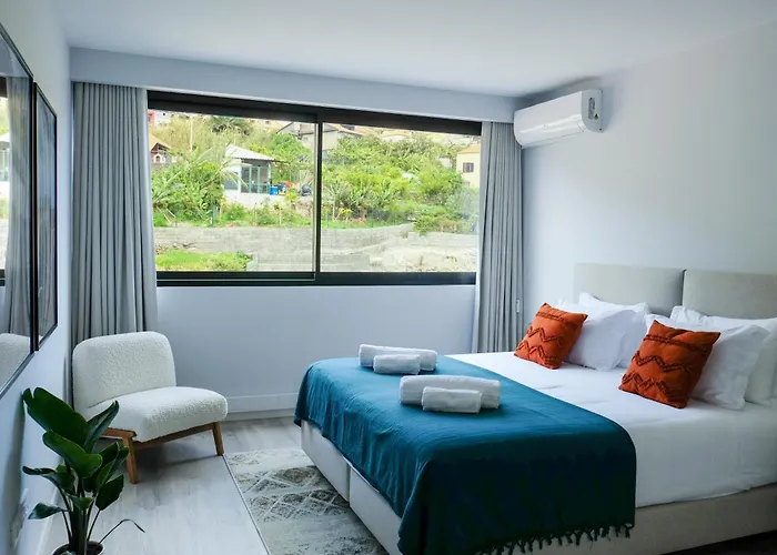 New 3 Bedroom Luxury Family - Airco, King Size Beds, Fully Equipped Kitchen, Balcony, Washingmachine, 2 Bathrooms, Free Parking, Fast Internet, 142m2 Apartamento