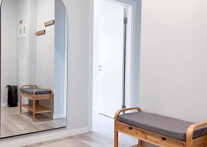 New 3 Bedroom Luxury Family - Airco, King Size Beds, Fully Equipped Kitchen, Balcony, Washingmachine, 2 Bathrooms, Free Parking, Fast Internet, 142m2