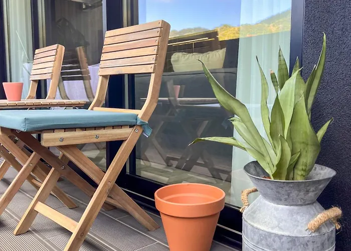 New 3 Bedroom Luxury Family - Airco, King Size Beds, Fully Equipped Kitchen, Balcony, Washingmachine, 2 Bathrooms, Free Parking, Fast Internet, 142m2 马希库